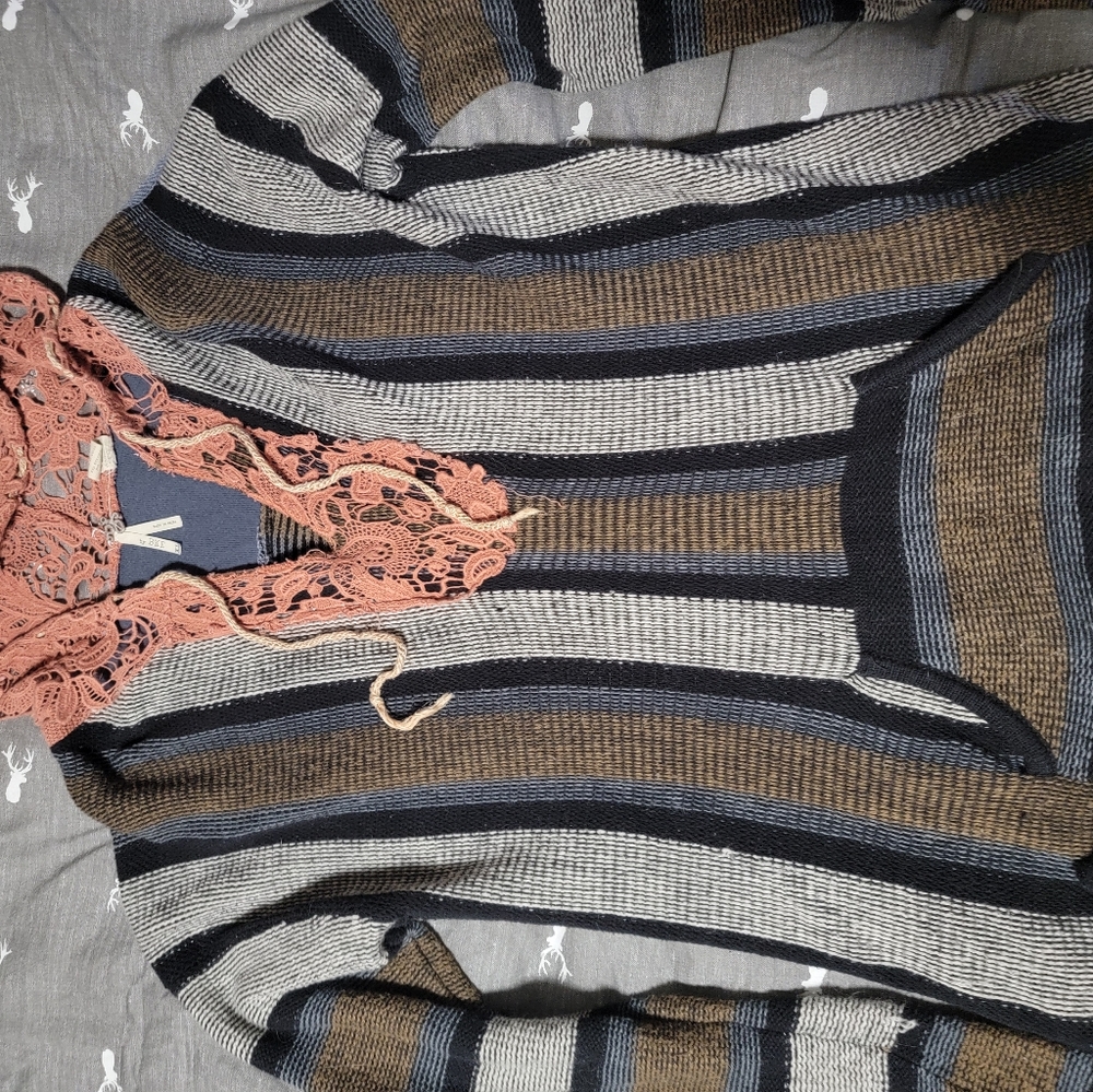 BKE sweatshirt